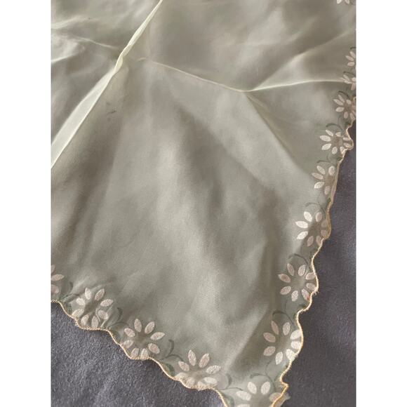 Vintage Daisy Edged Yellow Handkerchief - Picture 7 of 7